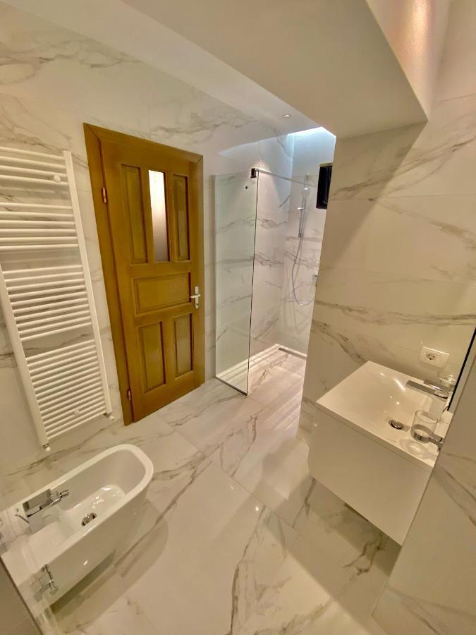 Апартаменти Blancris Boutique Брашов Екстер'єр фото