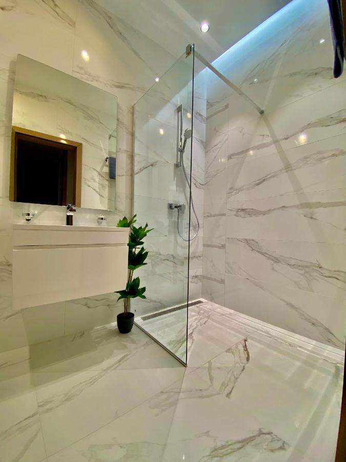 Апартаменти Blancris Boutique Брашов Екстер'єр фото